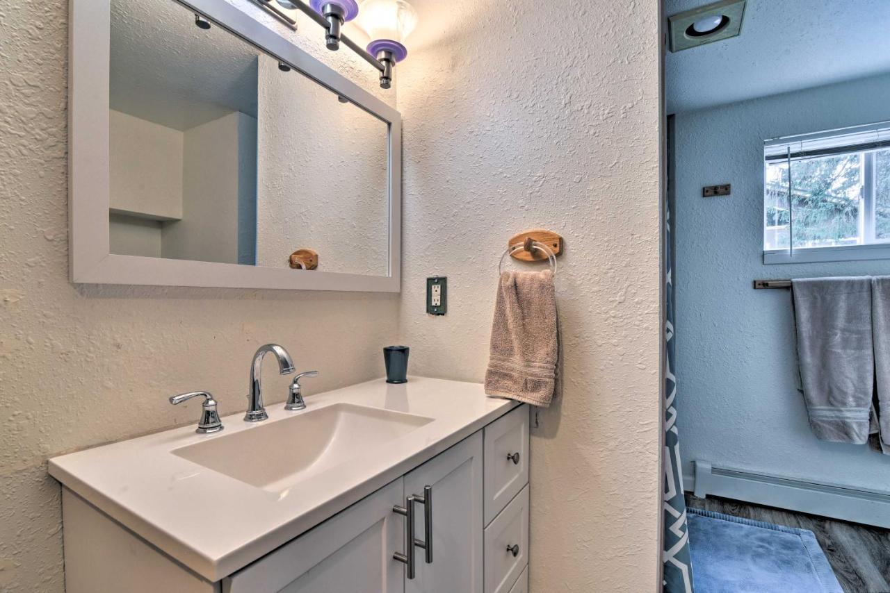 Alyeska With Patio, Ideal Location! Apartment Anchorage