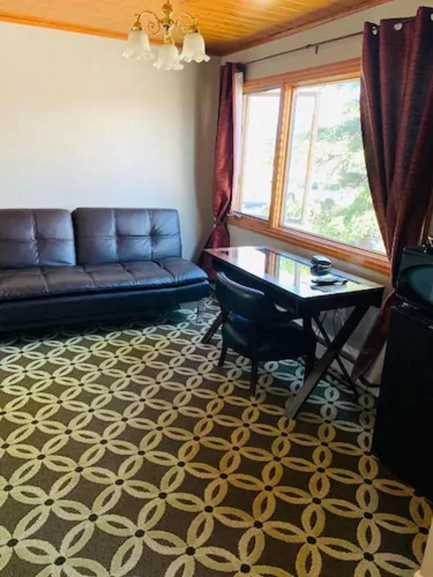 Downtown Hotel