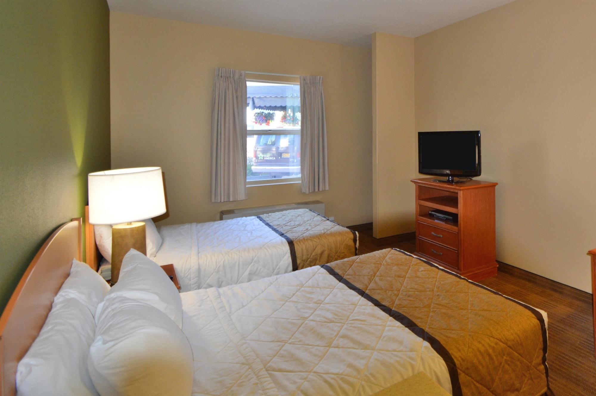 Hotel Extended America - - Shell Simmons Drive