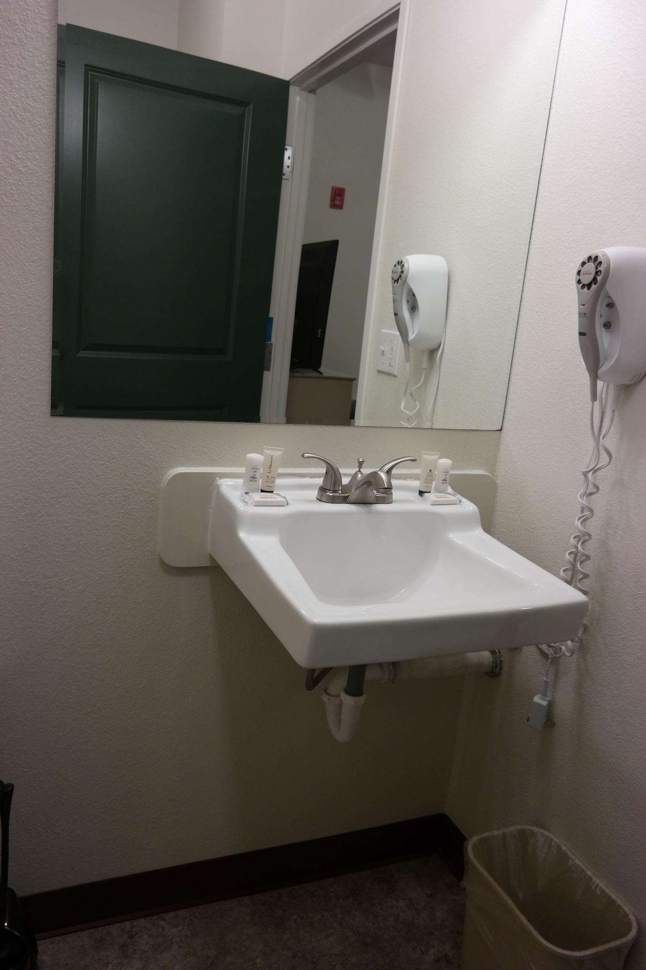 Hotel Sitka Hotel 2*