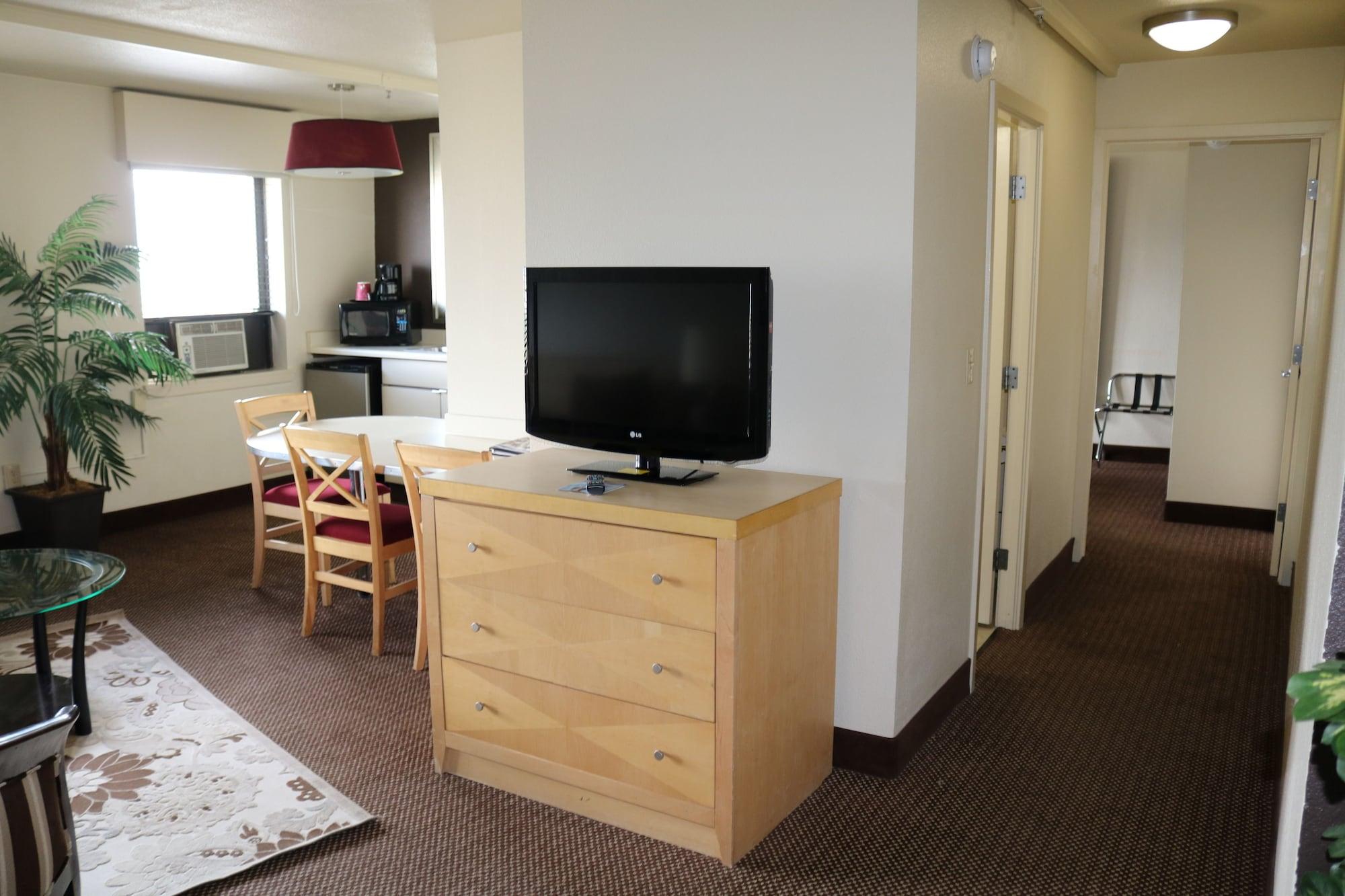 Hotel Inlet Tower & 3*