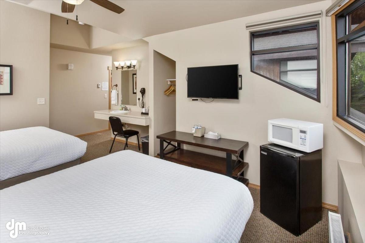 Airport Hotel 2*