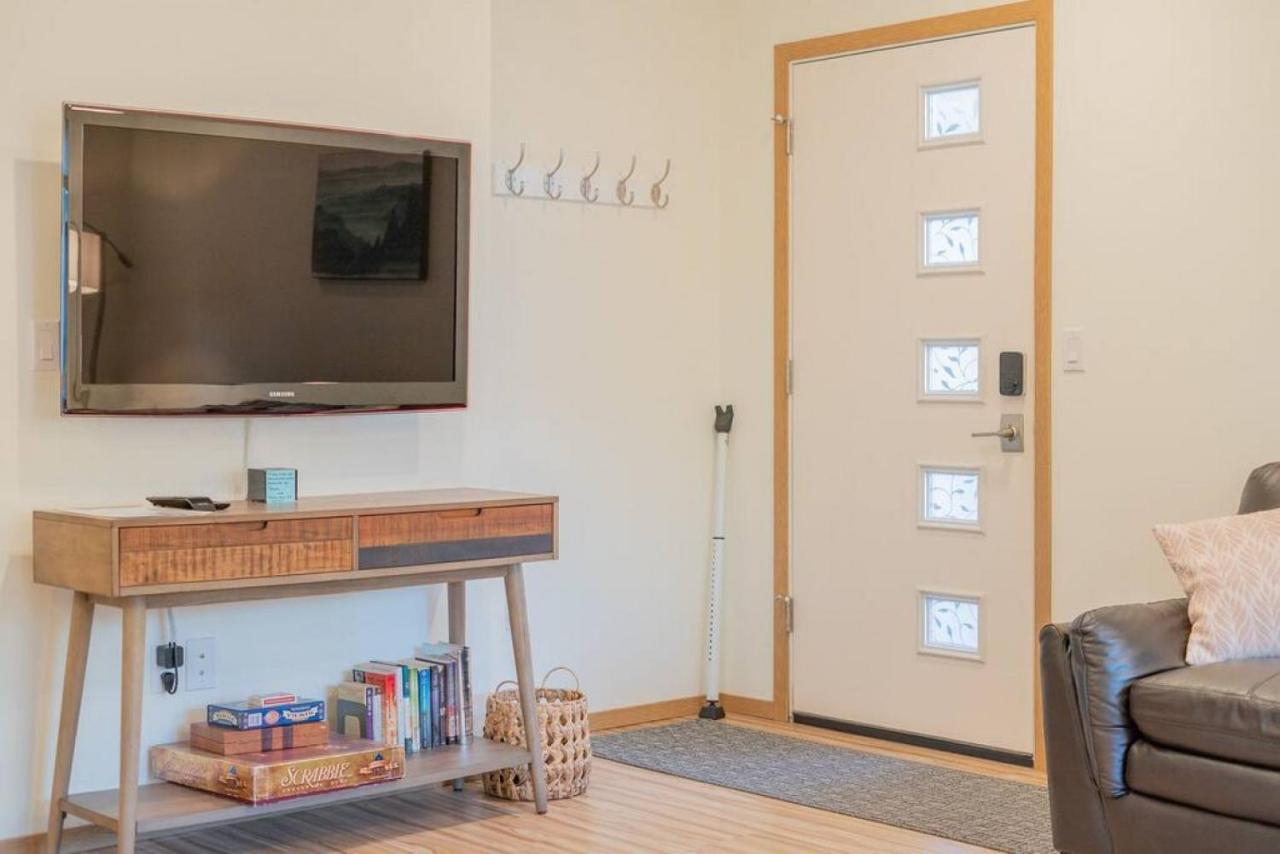 The Northern Bungalow With Modern Charm * Fairbanks