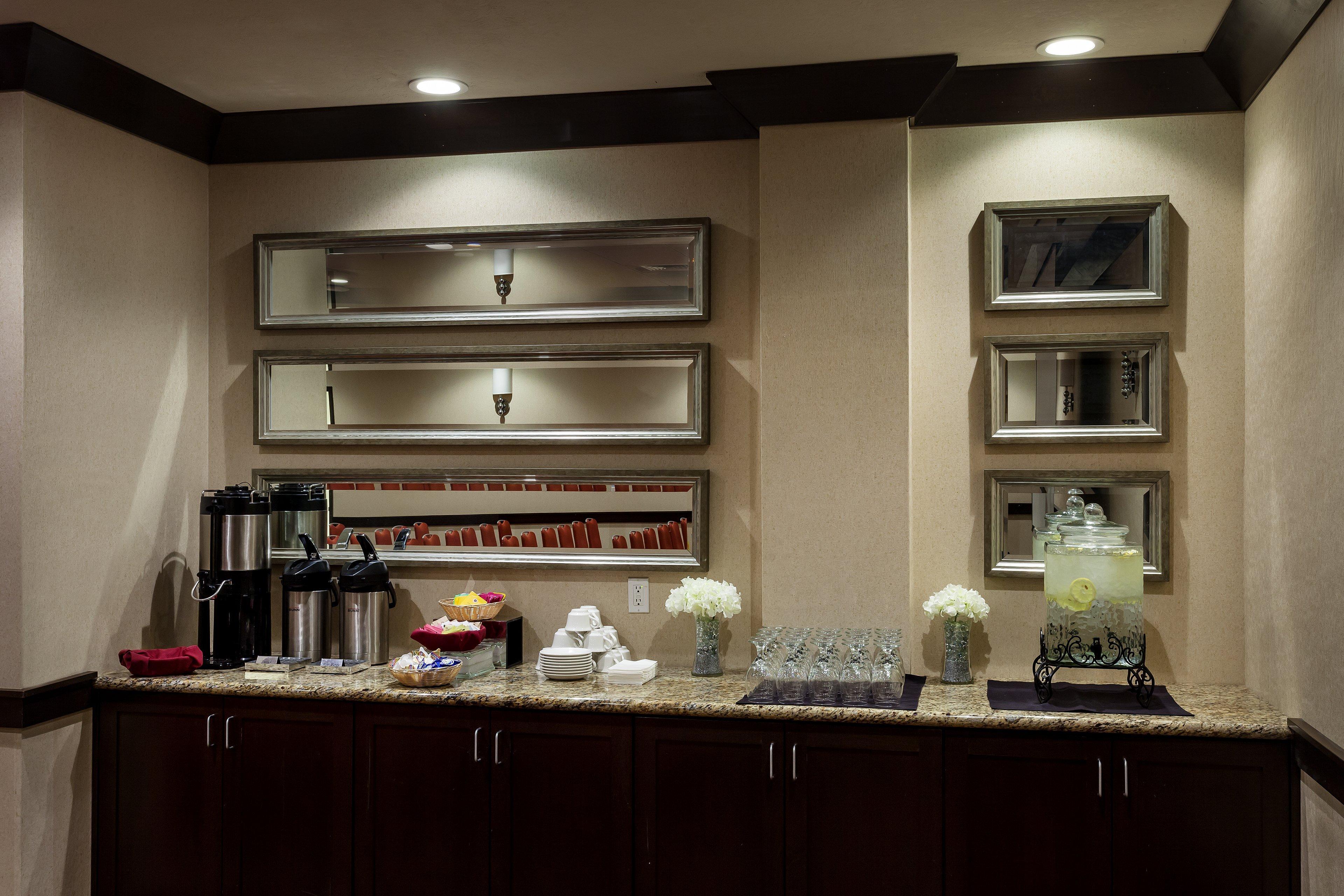 Hotel Crowne Plaza Anchorage-midtown By Ihg