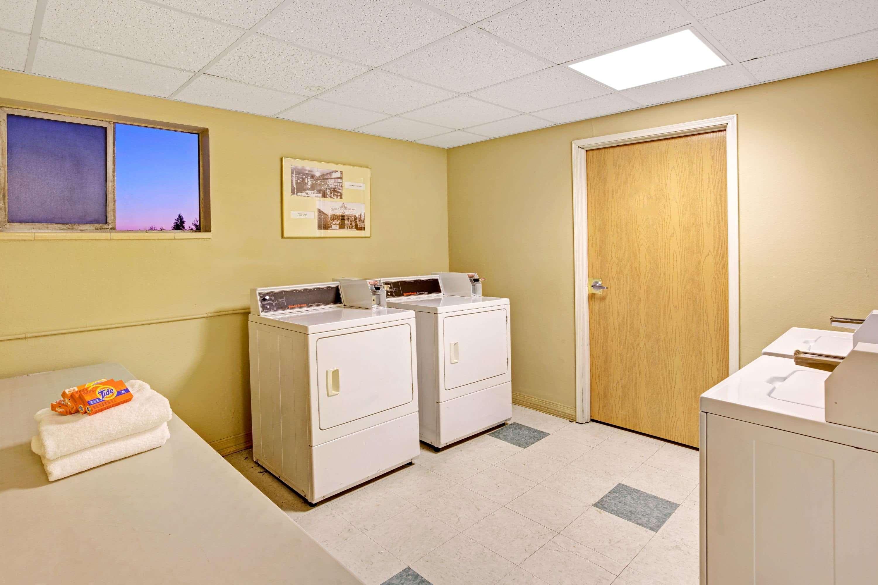 Ramada By Wyndham Hotel Anchorage