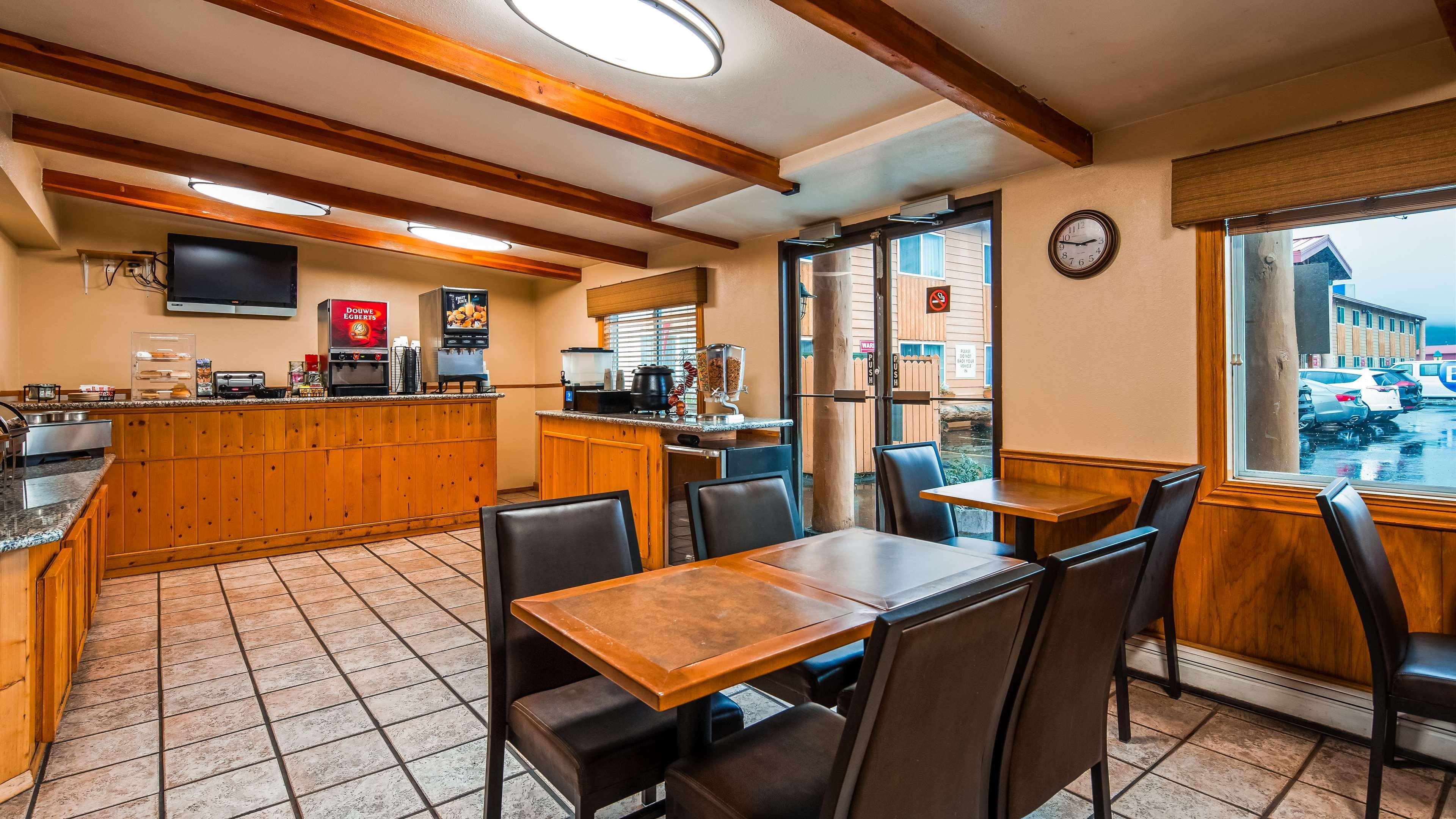 Western Harbor Hotel 3*