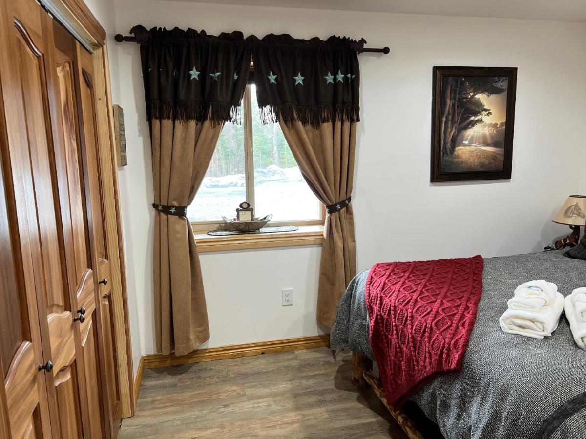Alaska Knotty Pine Bed & Breakfast 3*