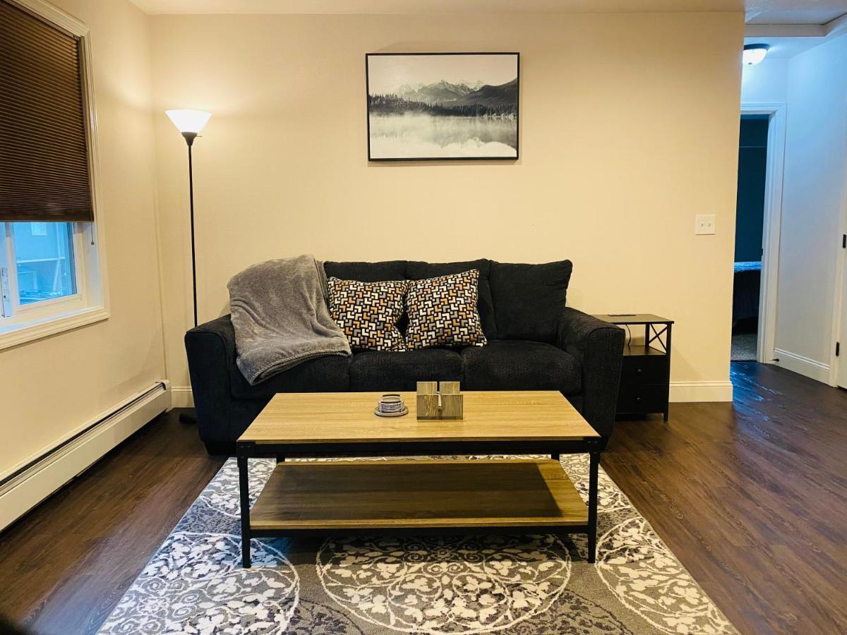 Beautiful 2 Bedroom 1 Bath With Private Garage Apartamento