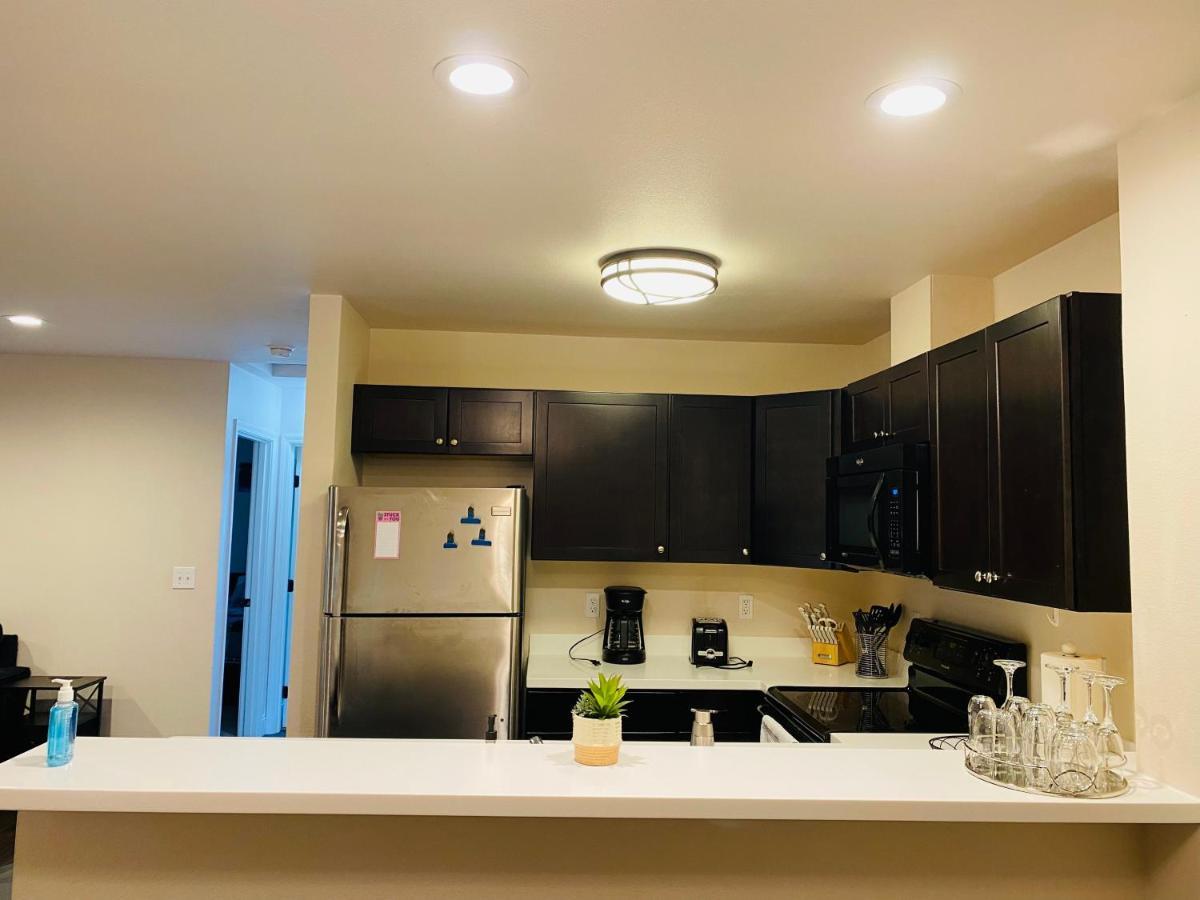 Beautiful 2 Bedroom 1 Bath With Private Garage Apartamento *