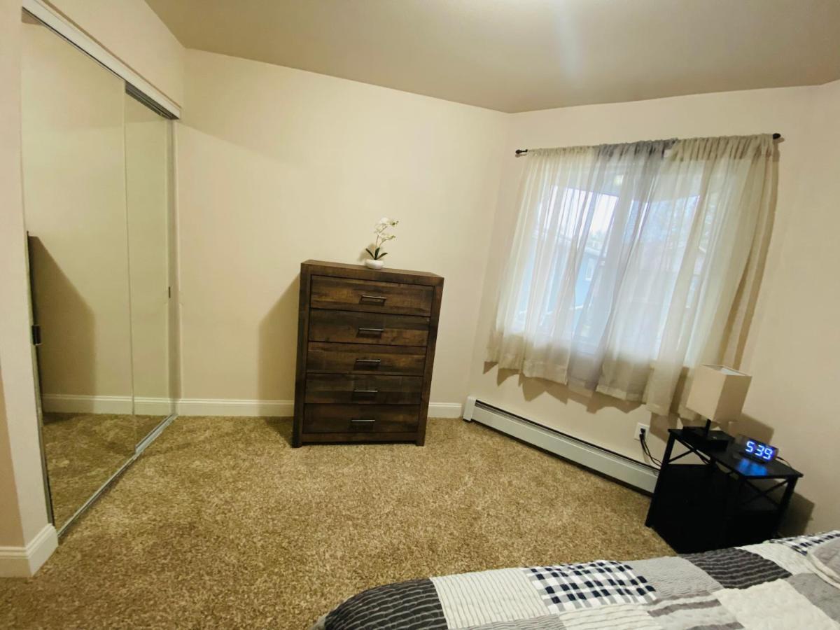 Beautiful 2 Bedroom 1 Bath With Private Garage Apartamento