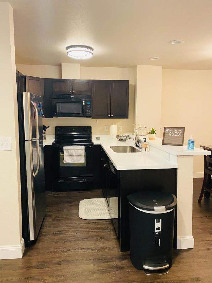 Beautiful 2 Bedroom 1 Bath With Private Garage *