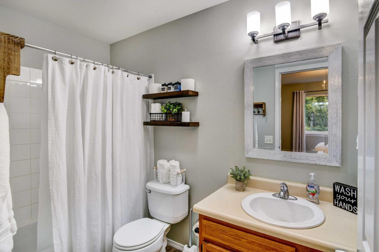 Retreat Less Than 5 Mi To Hilltop Area! Apartment