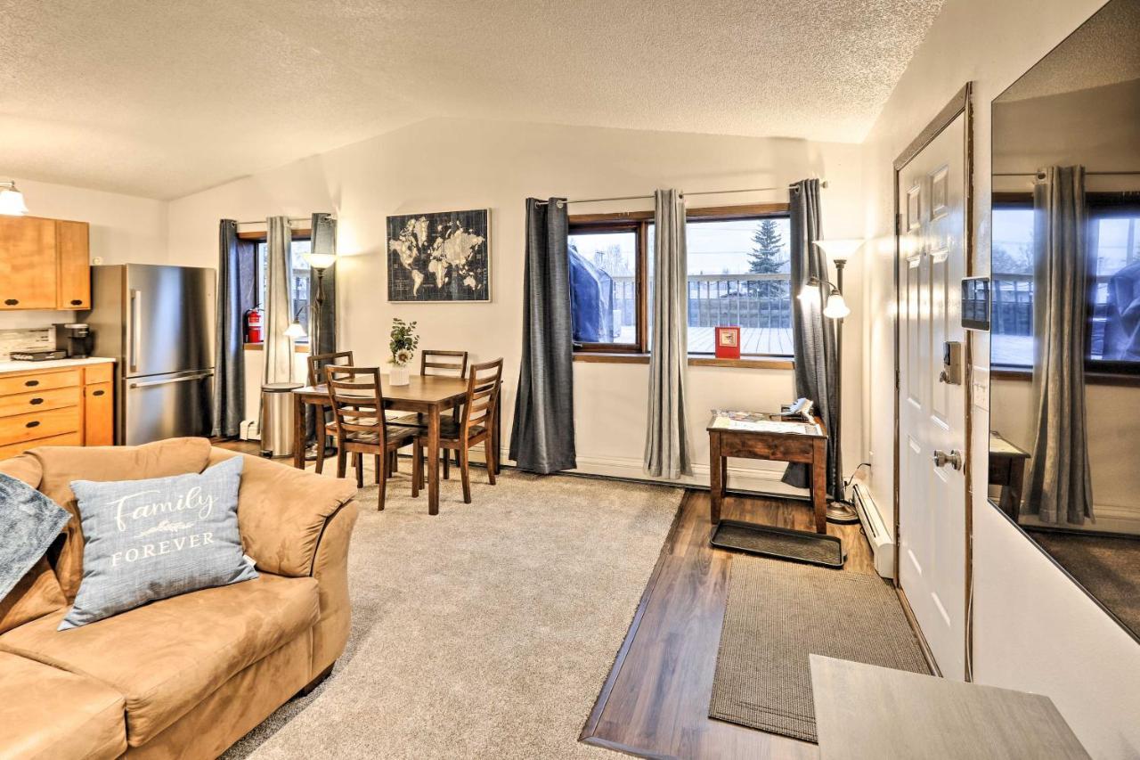 Retreat With Massive Deck And Grill! * Fairbanks