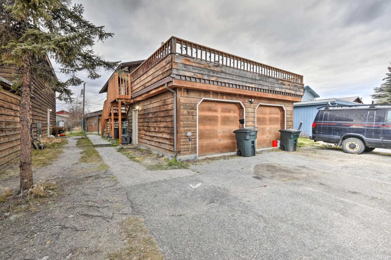 Apartment Retreat With Massive Deck And Grill! Fairbanks