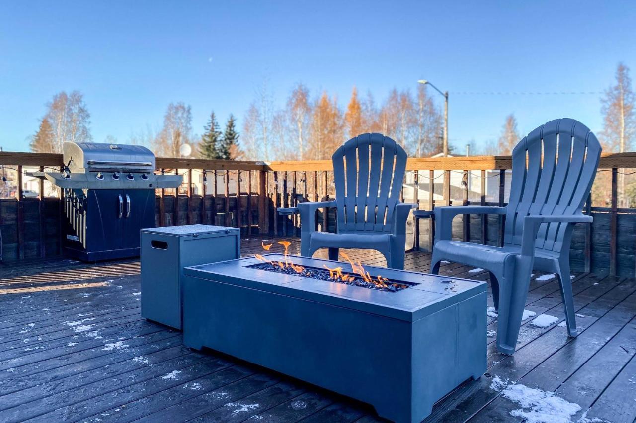 Retreat With Massive Deck And Grill! Fairbanks