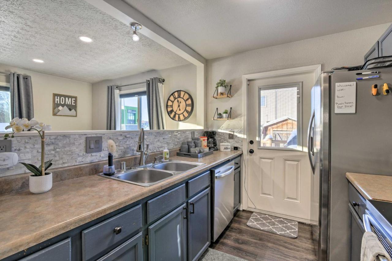 Updated Townhome Near Airport And Shopping! * Anchorage
