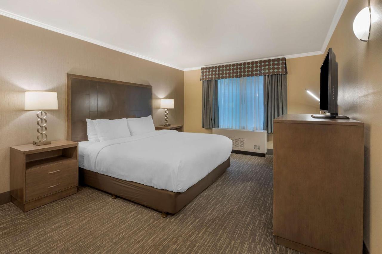 Western Chena River Hotel 3*