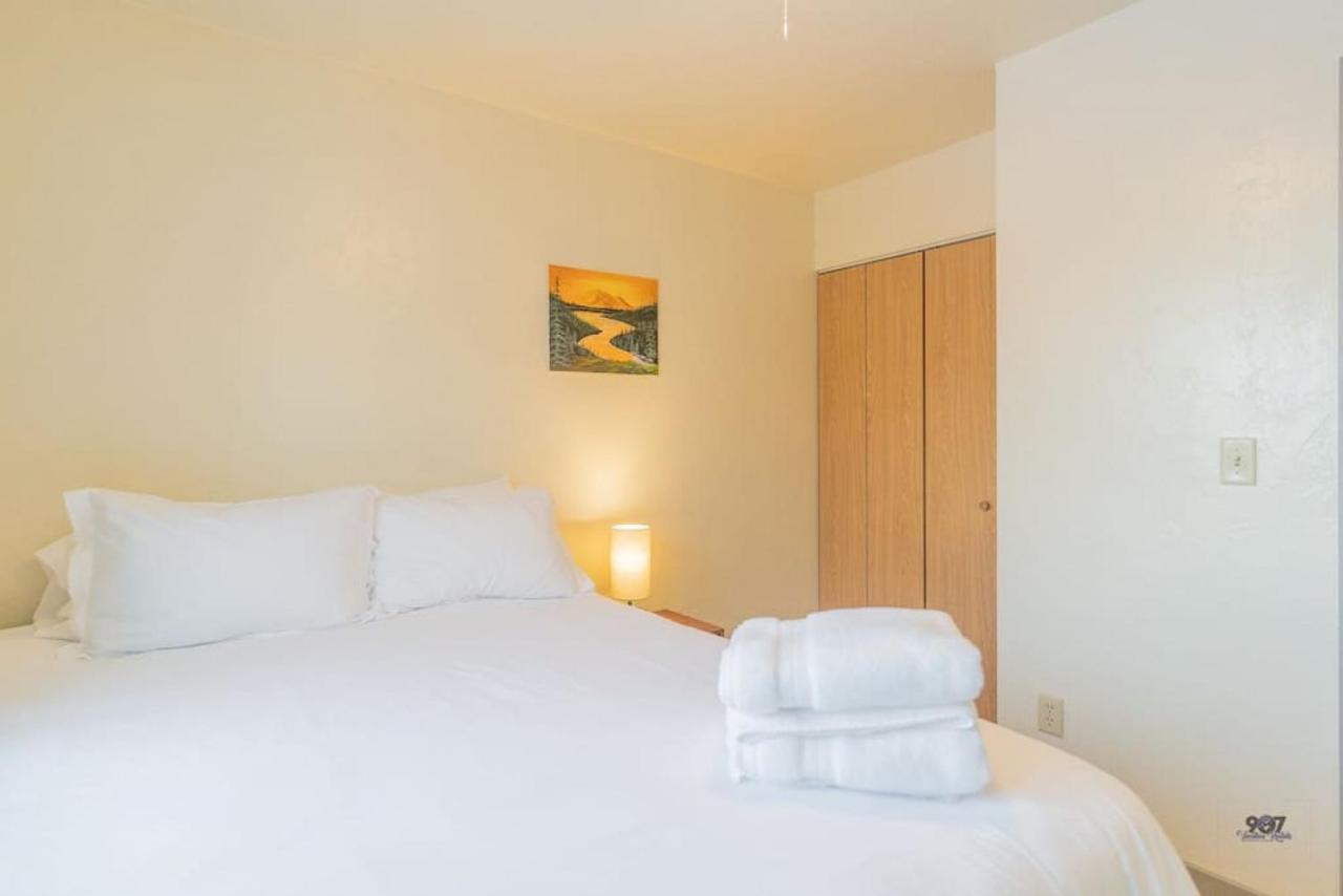 Pet Friendly: Centrally Located Comfort & Coffee 3.0 Apartment *