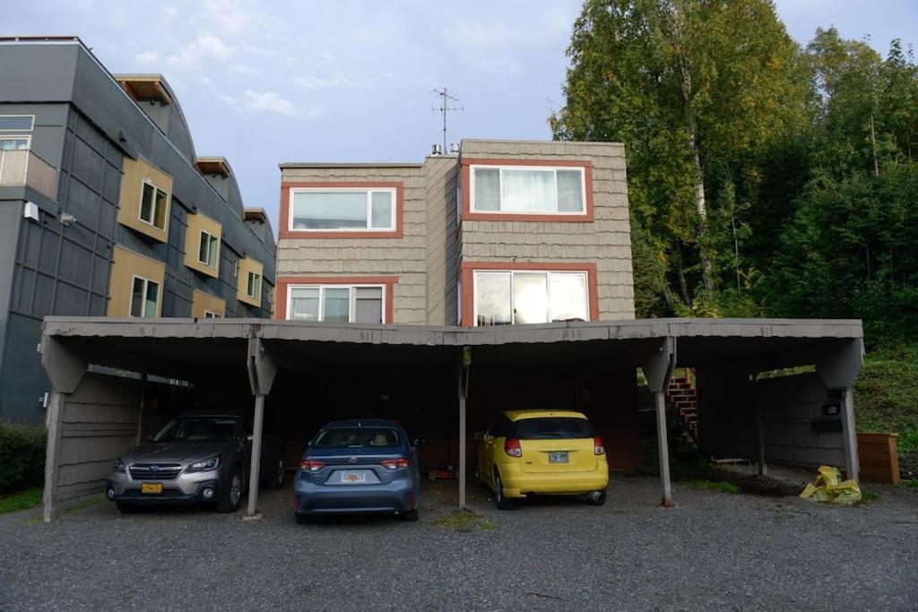 Modern Steps From The Ocean * Anchorage