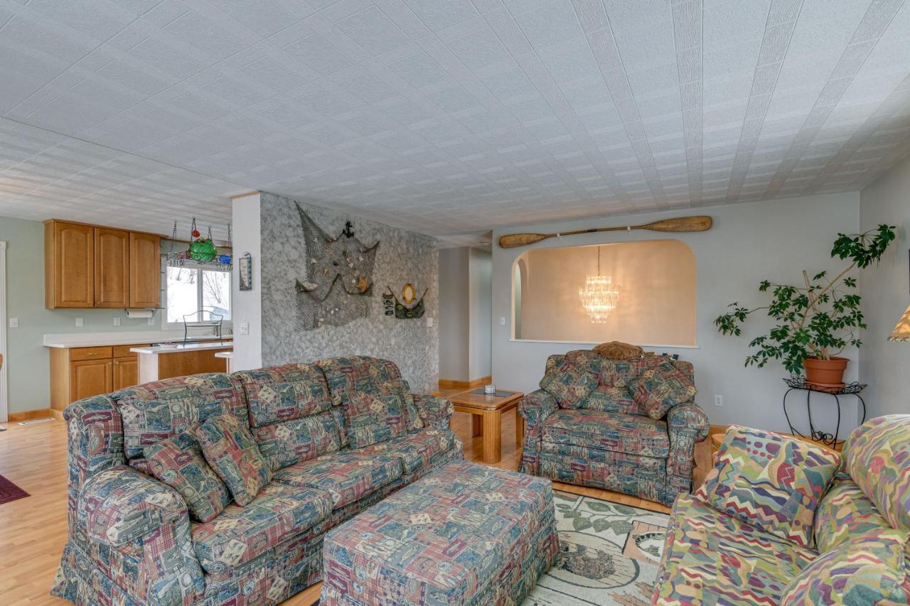 Cozy Vacation With Deck, Gas Grill * Anchorage
