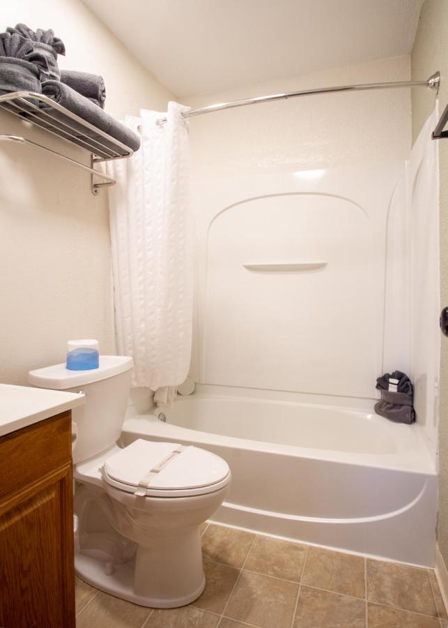 Motel The Pioneer 2*