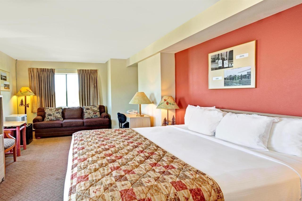 Ramada By Wyndham Hotel Anchorage