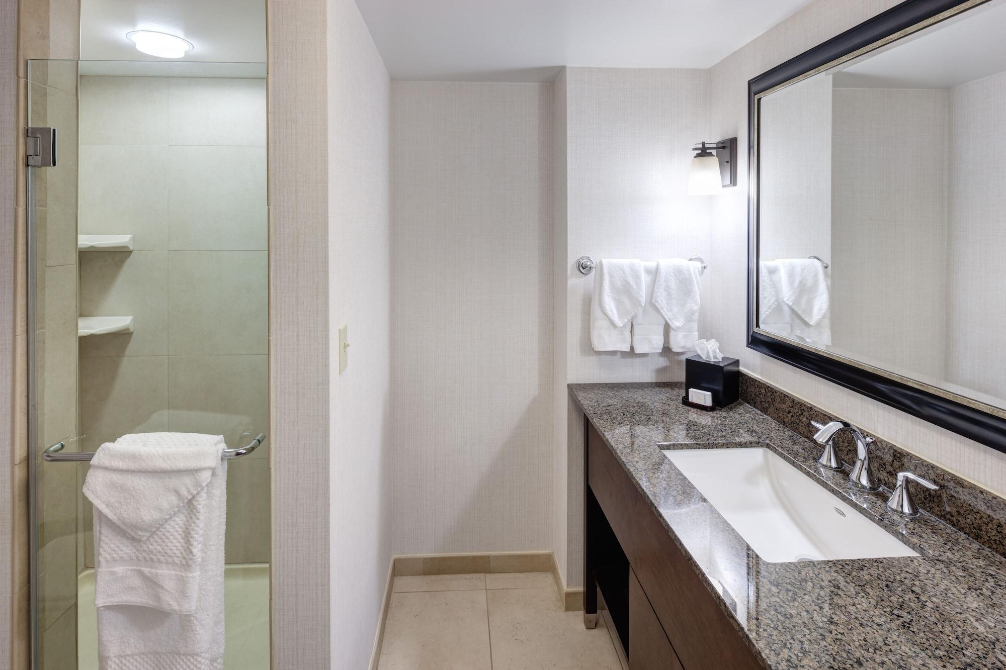 Embassy Hotel 4*