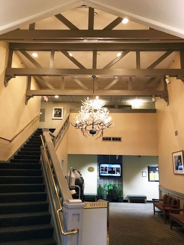 Coast At Hood Hotel