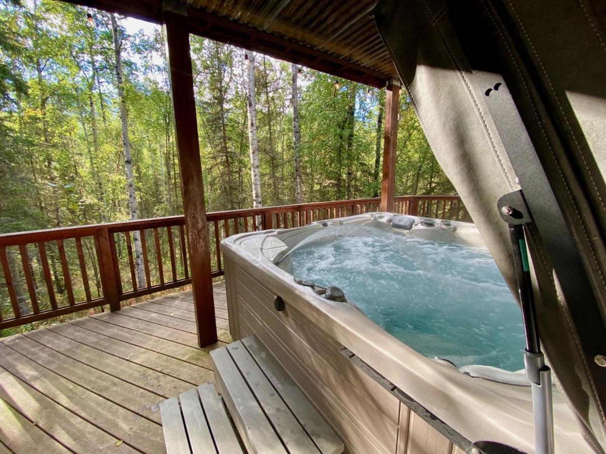 Casa de hóspedes Guest With Hot Tub - Edge Of The Wild Eagle River