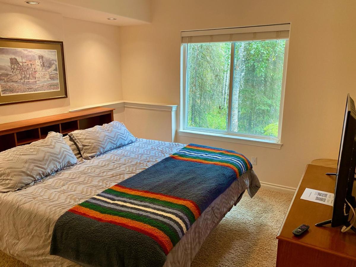 Guest With Hot Tub - Edge Of The Wild * Eagle River