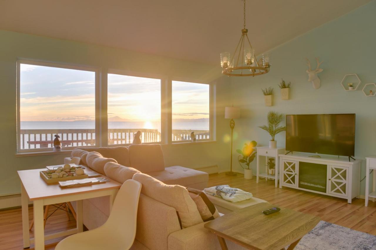 Villa Oceanfront With Fireplace And Deck