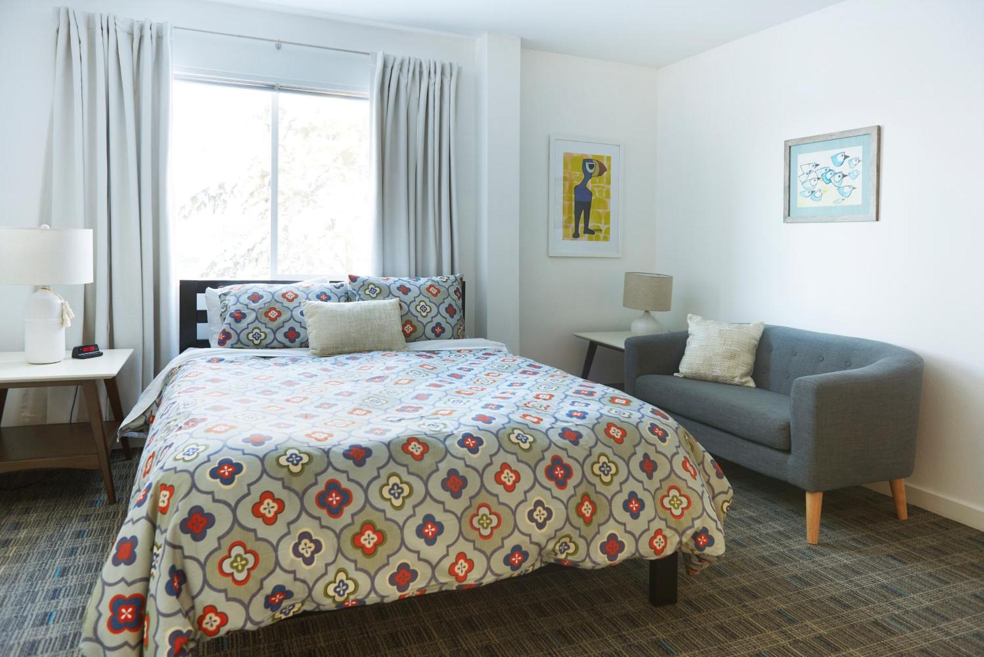 Snob Hollow Downtown Inn 2*