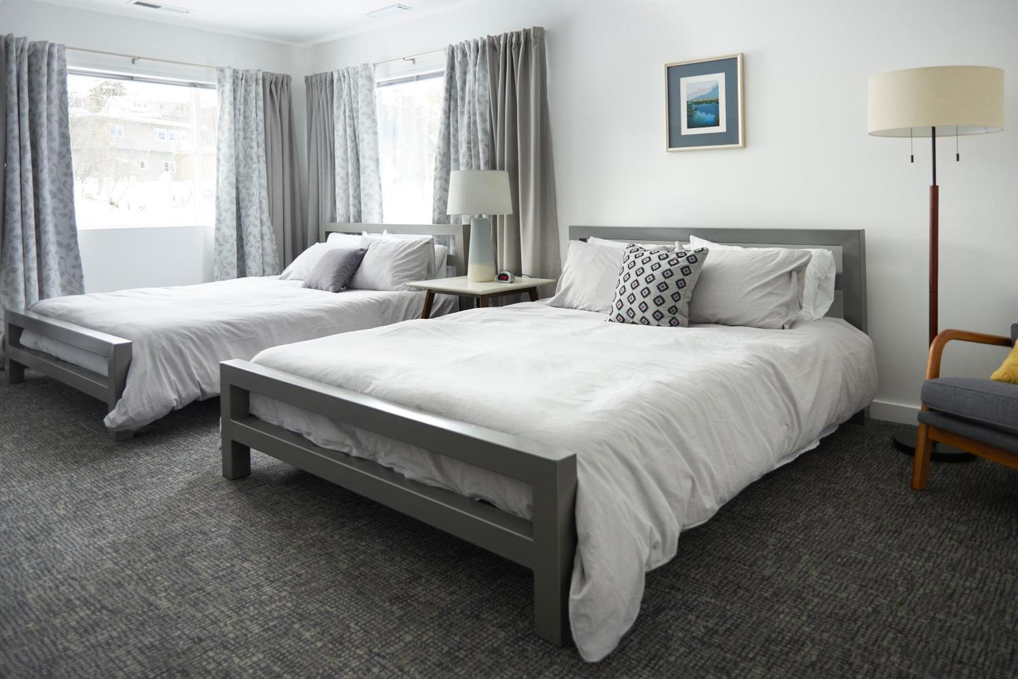 Inn Snob Hollow Downtown 2*