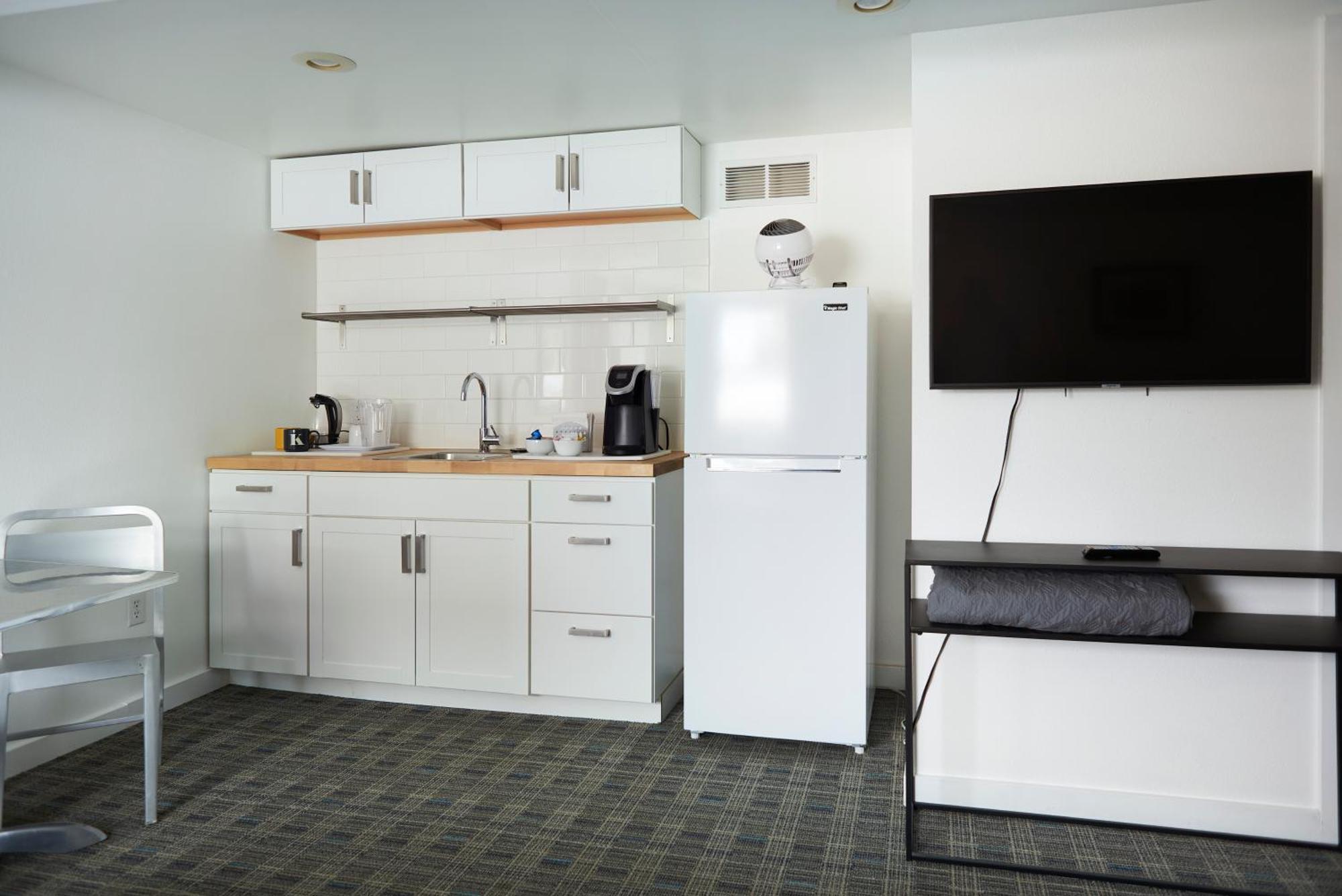 Snob Hollow Downtown Inn 2*