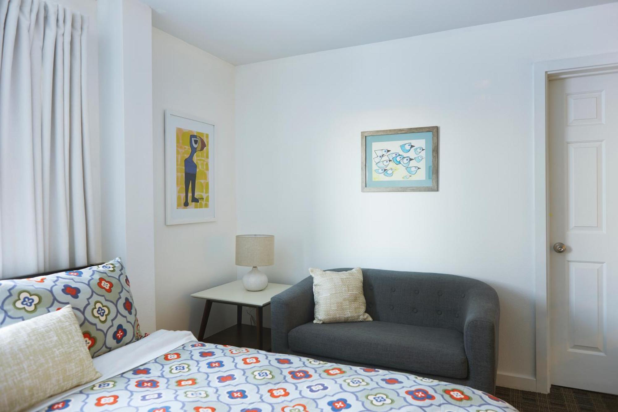 Inn Snob Hollow Downtown 2*