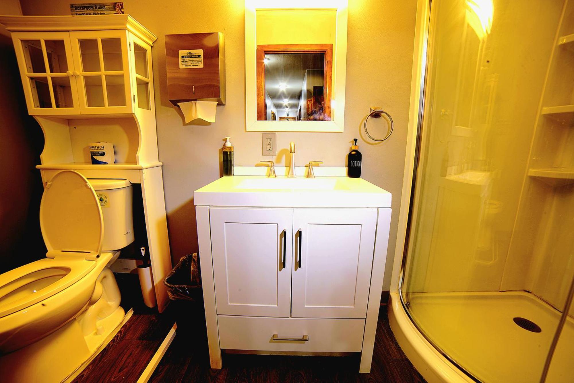 Guest house Shaligohomes Anchorage