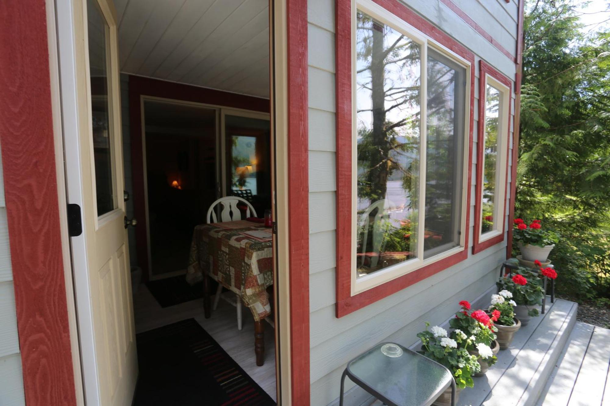 Black Bear Bed & Breakfast 3*