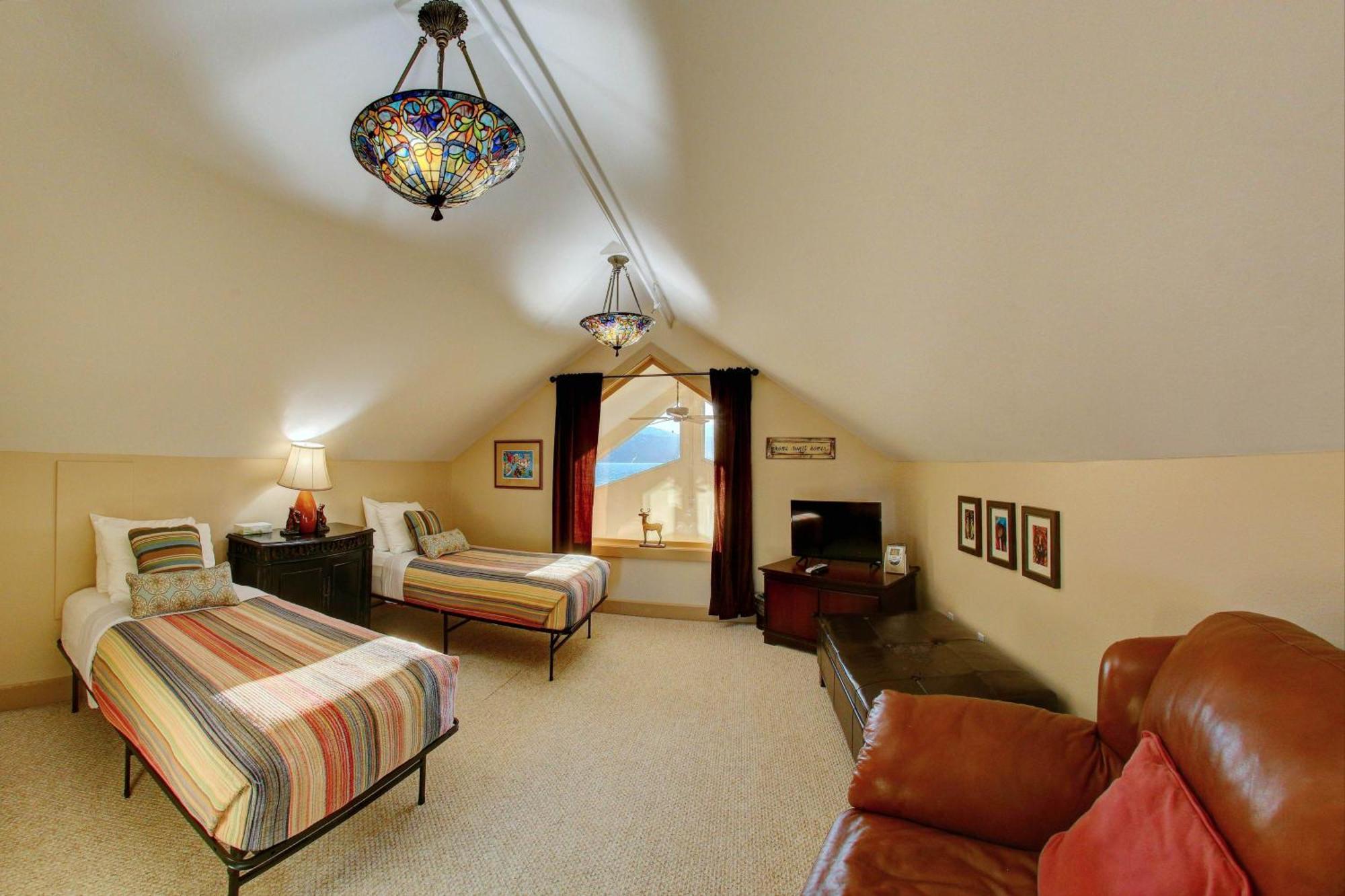 Land's End Resort Homer