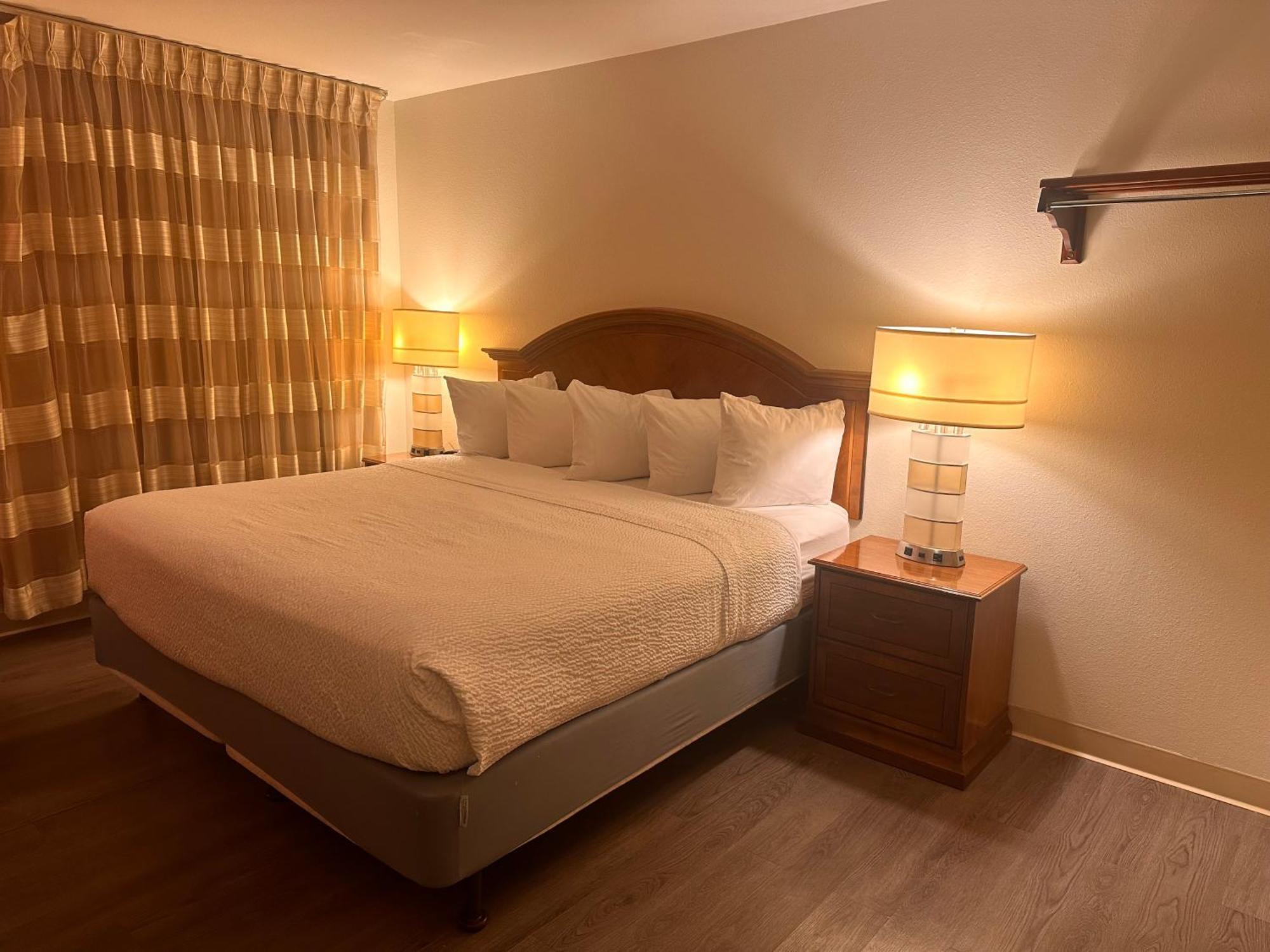 Ramada By Wyndham Hotel Anchorage