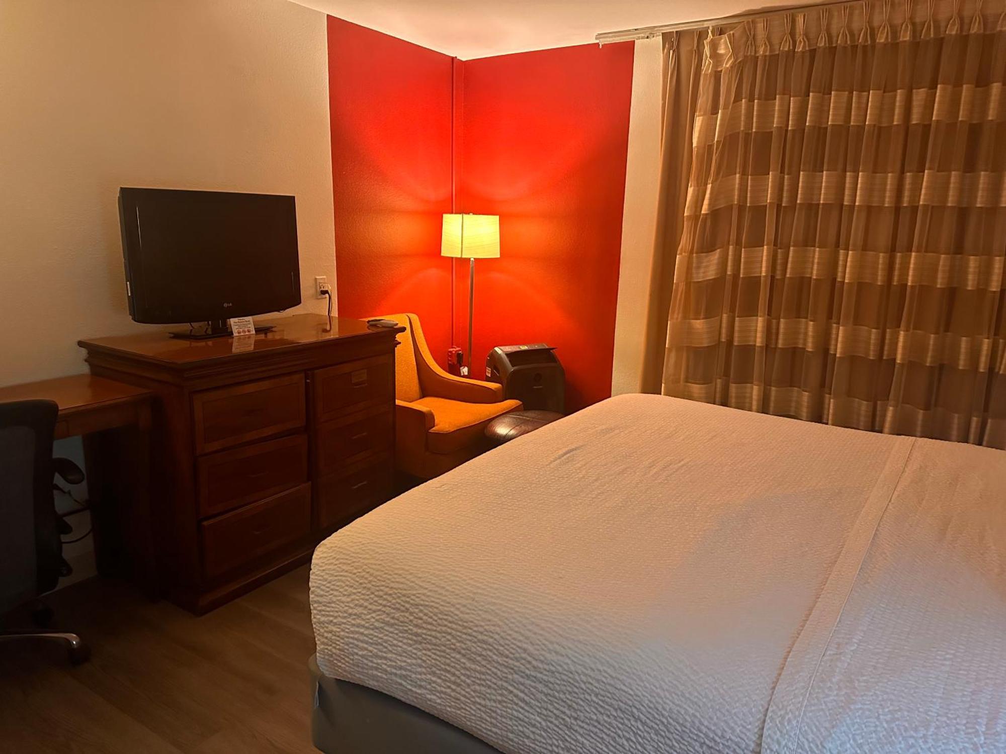 Ramada By Wyndham Hotel 3*