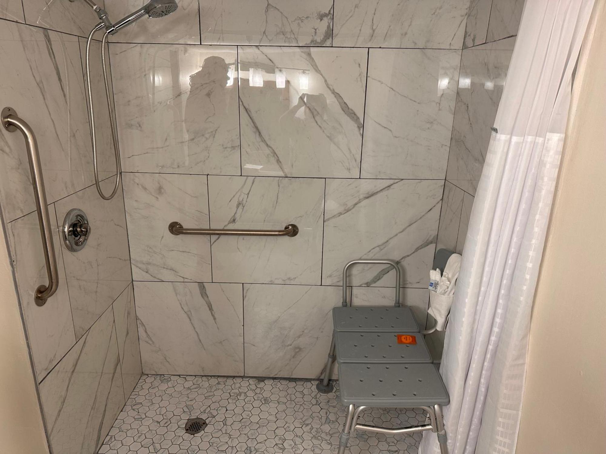 Ramada By Wyndham 3* Anchorage