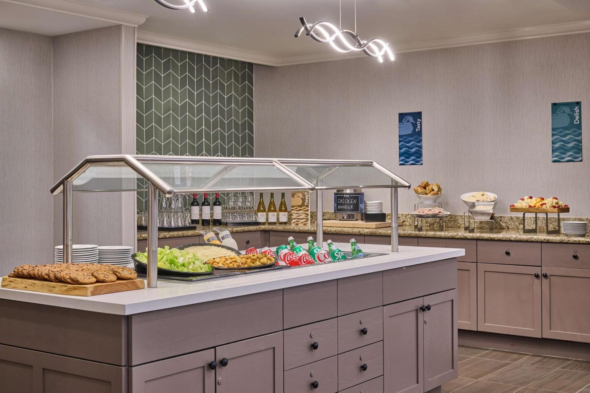 Hotel Homewood By Hilton Anchorage
