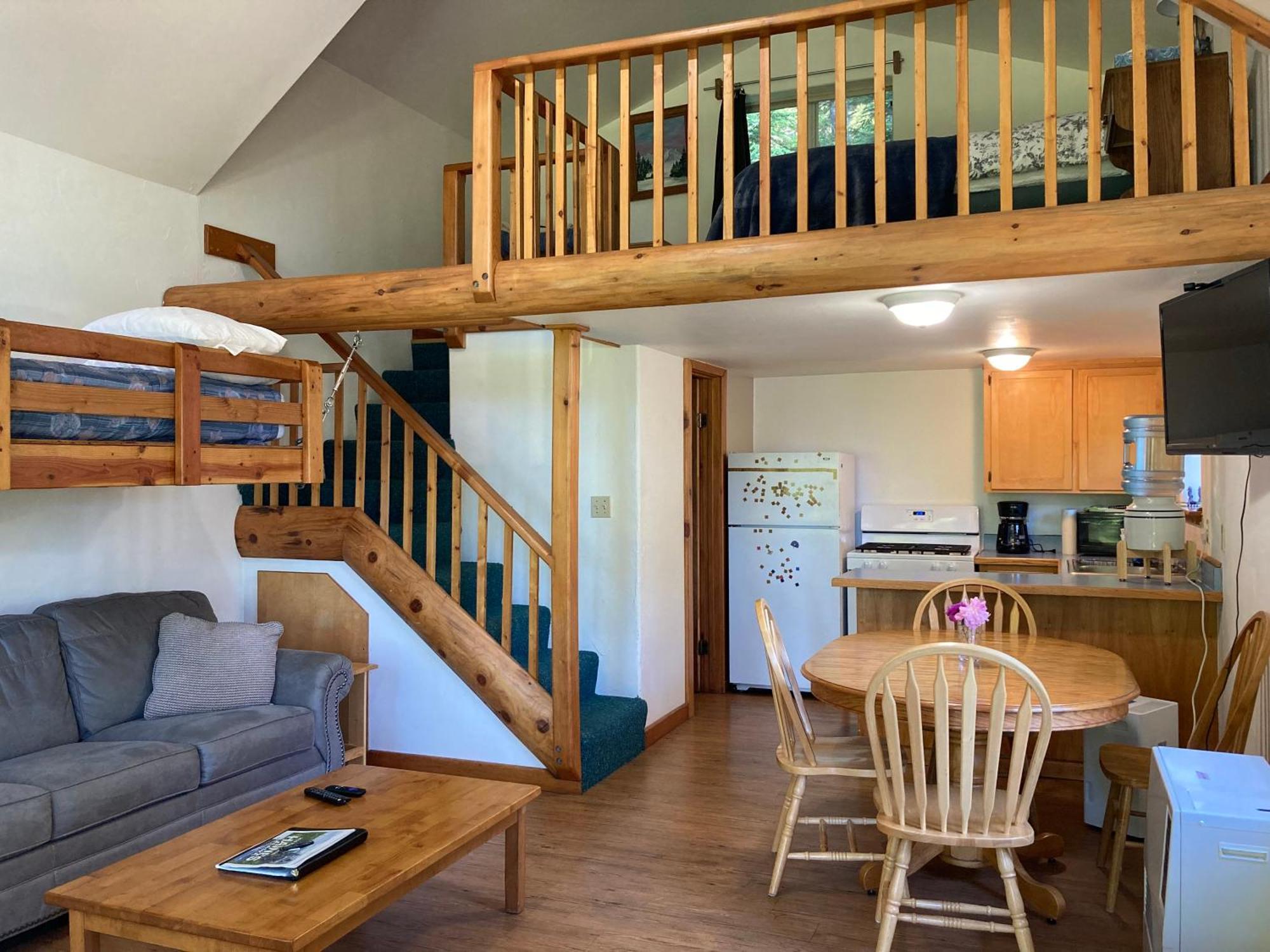 Roadhouse Lodge Haines
