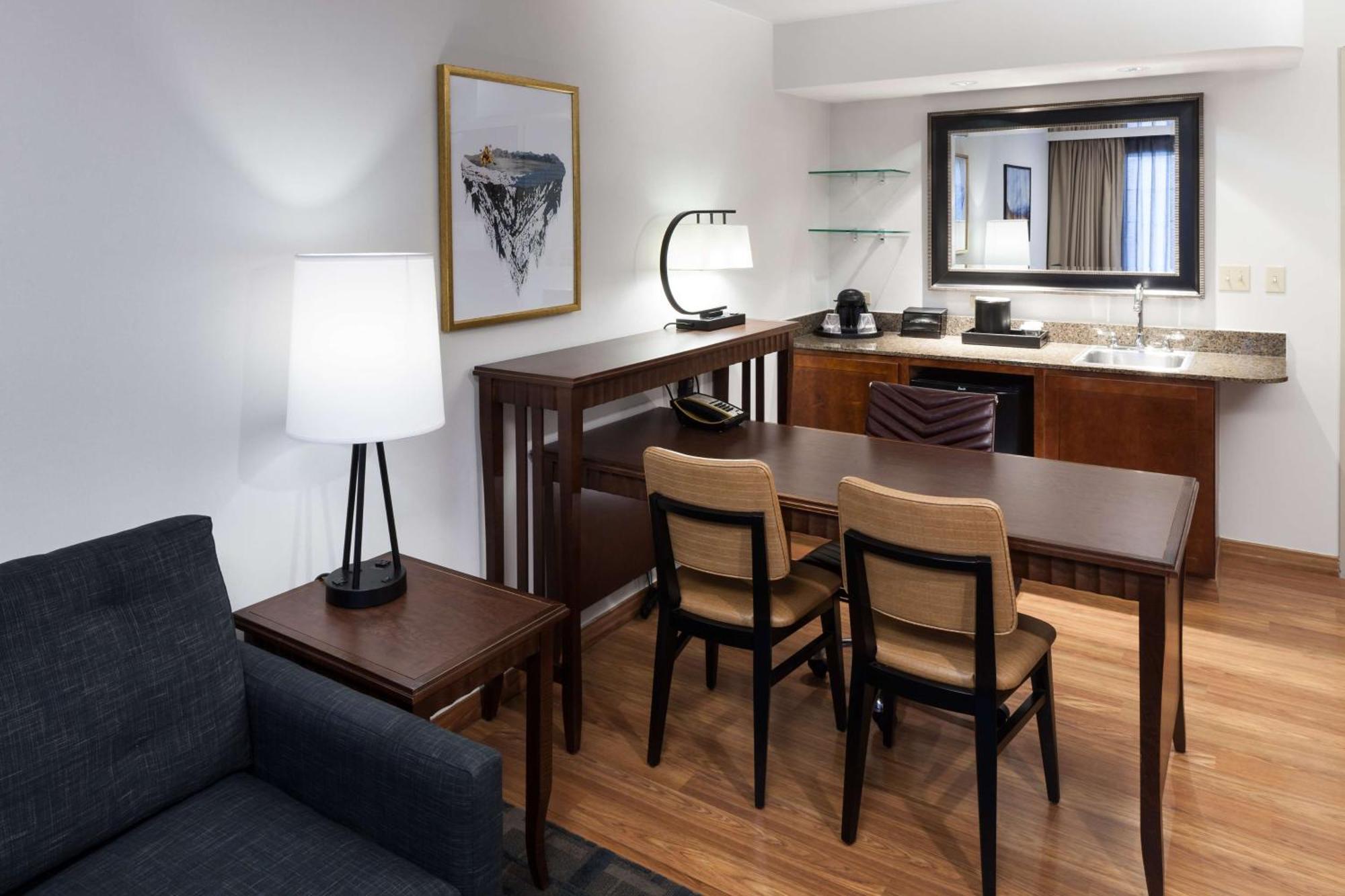 Hotel Embassy Anchorage