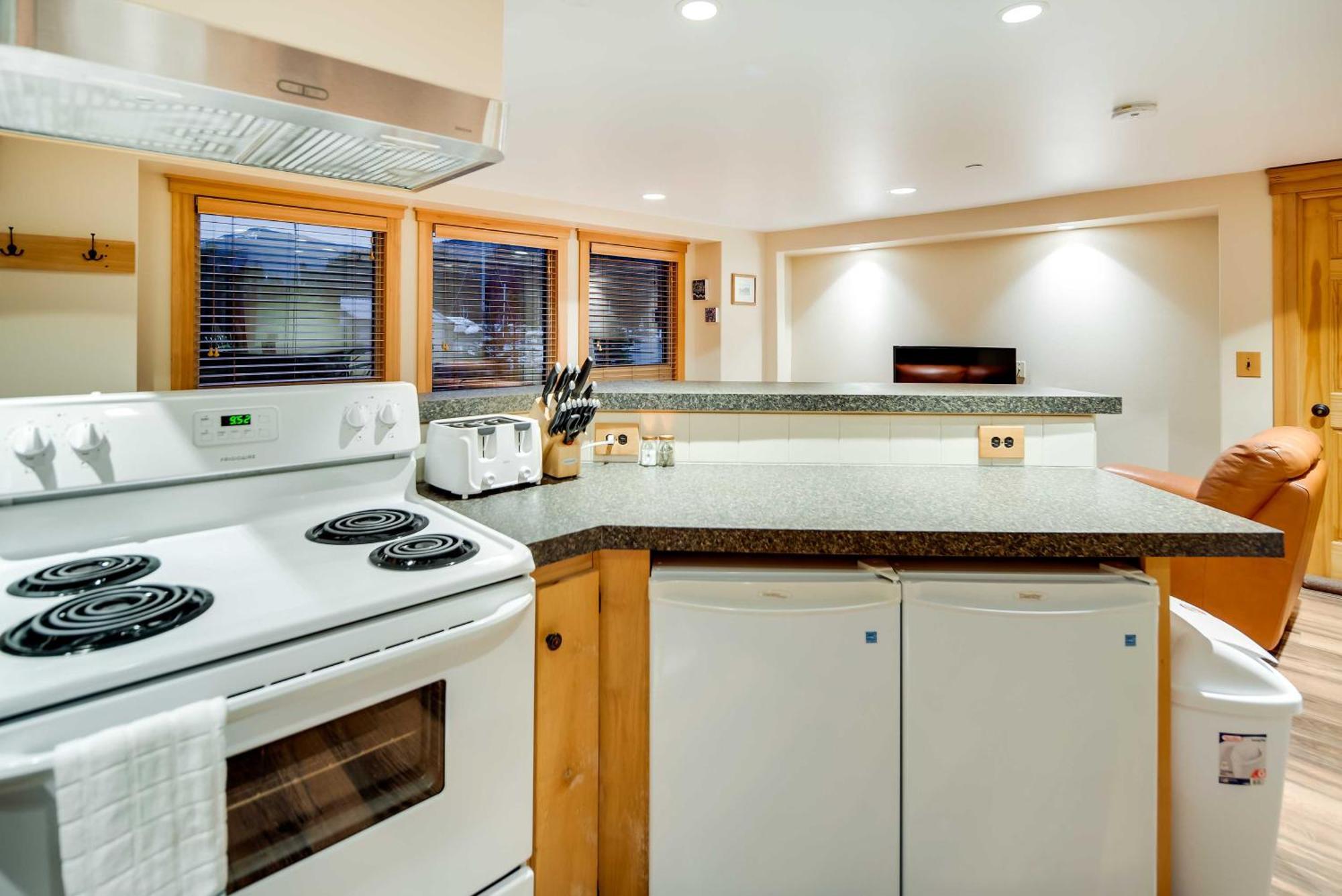 - Walk To Refuge Cove Beach! Apartment