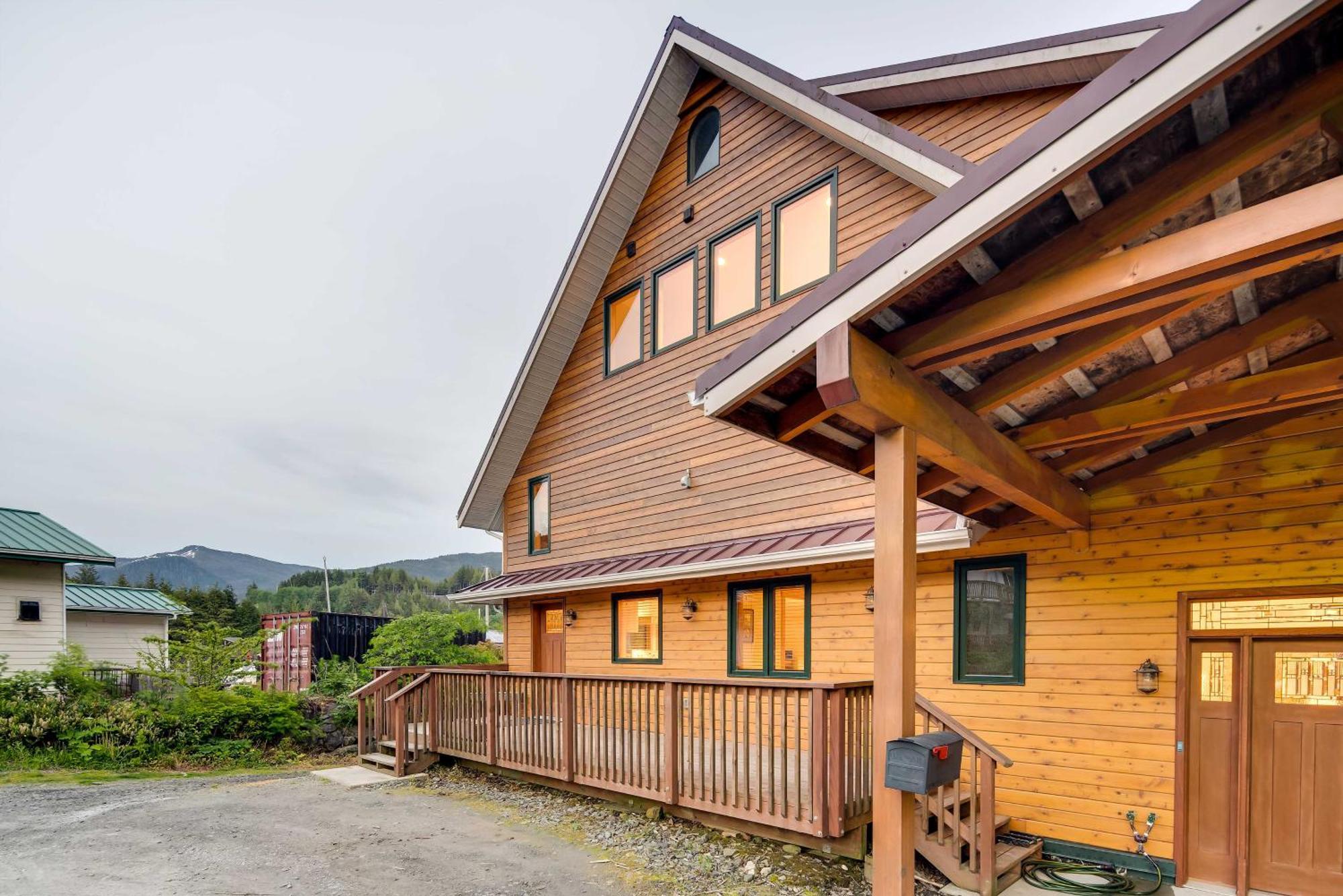 Apartment - Walk To Refuge Cove Beach! Ketchikan