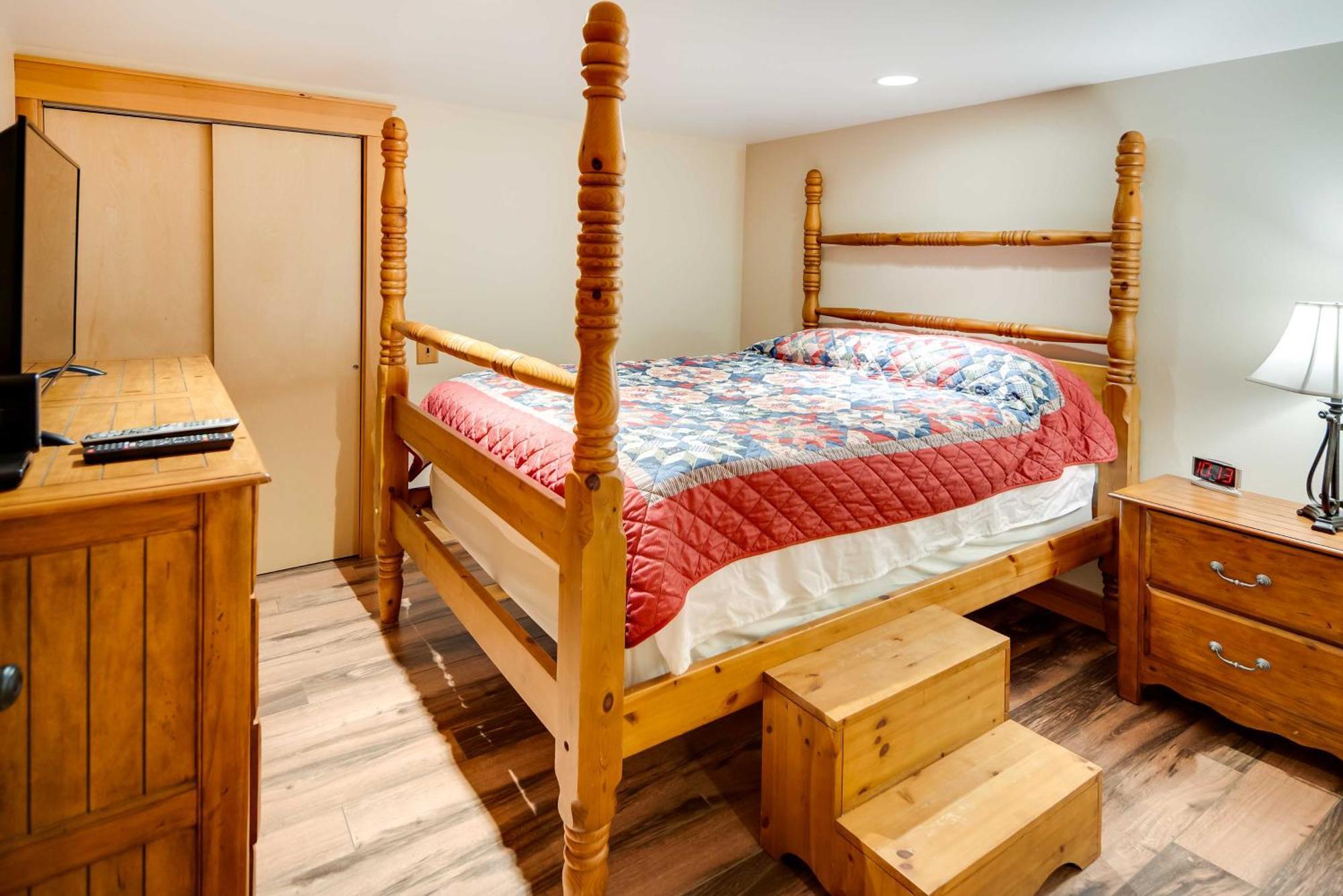 - Walk To Refuge Cove Beach! Apartment