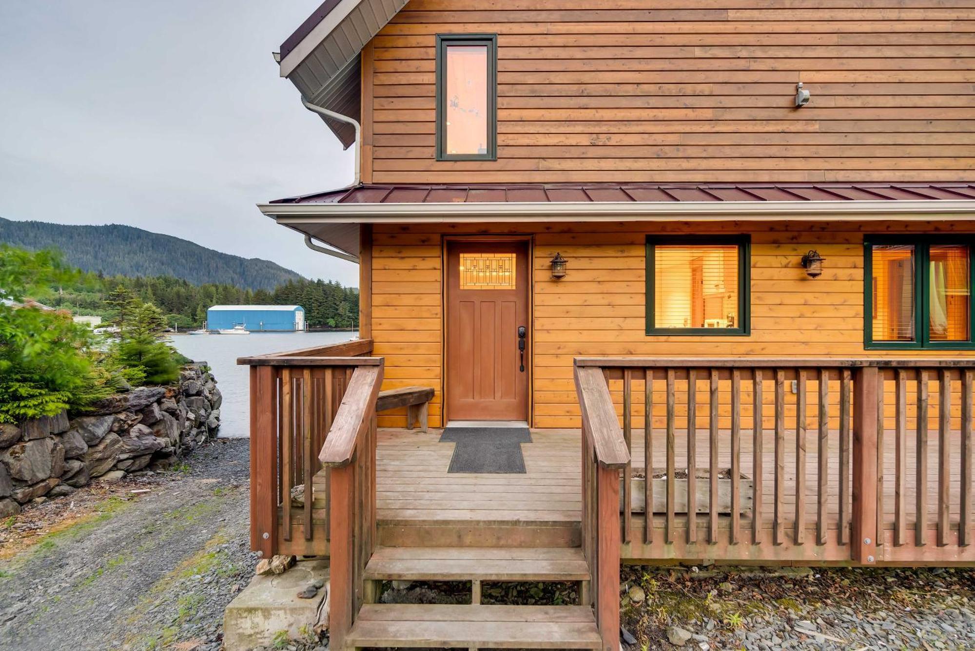 Apartment - Walk To Refuge Cove Beach! Ketchikan