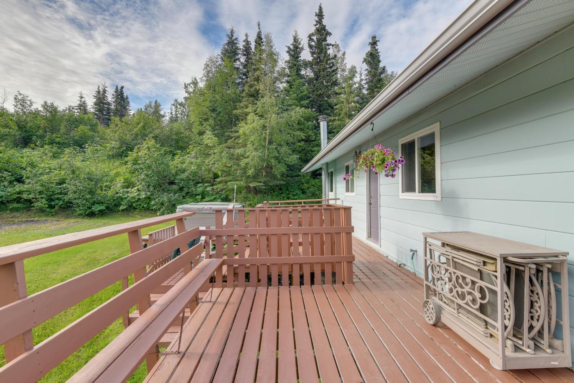 Cozy Vacation With Deck, Gas Grill * Anchorage