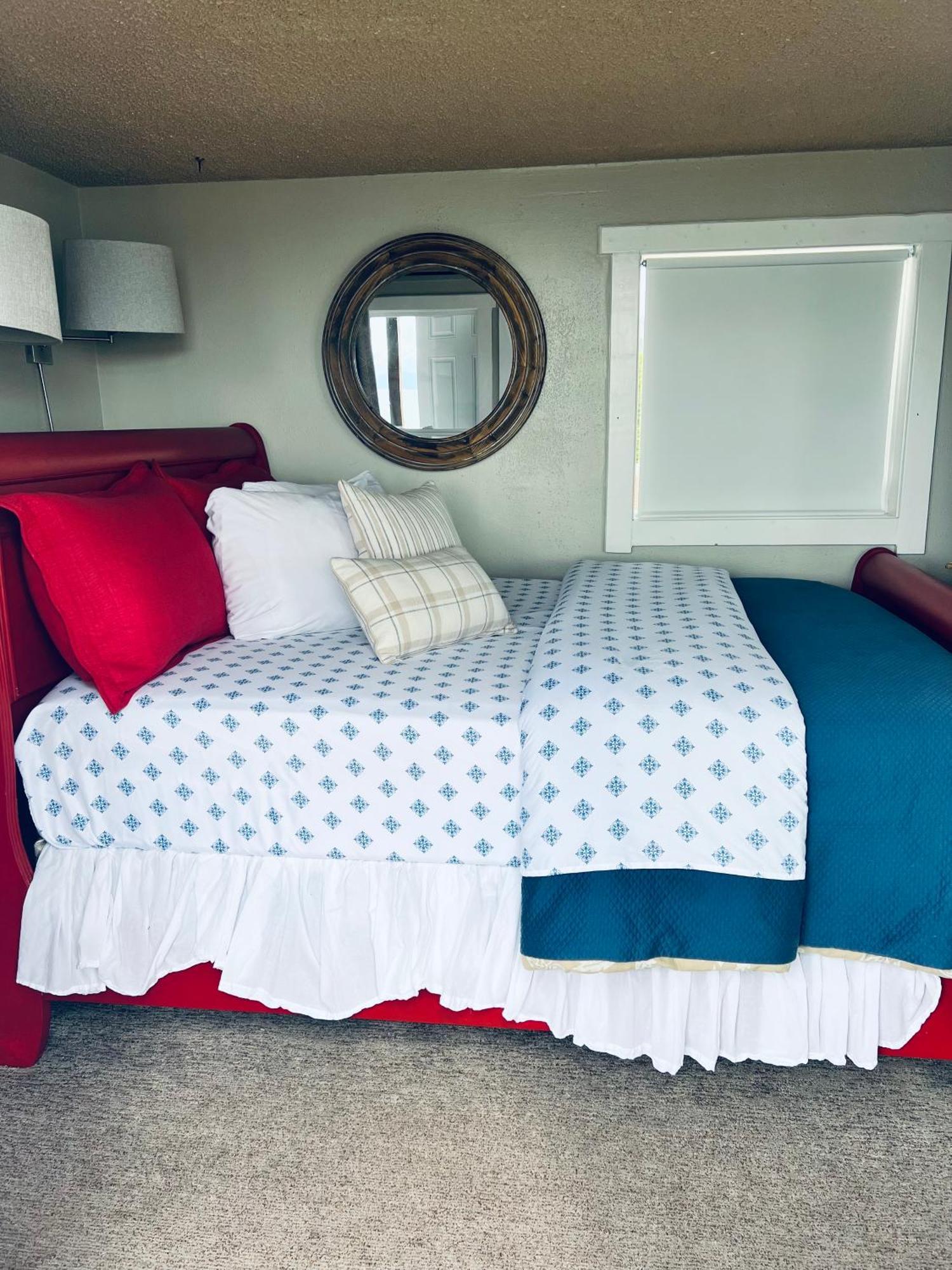 Oceanhouse Inn *